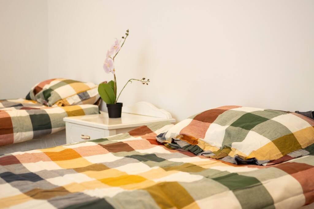 Historical Malt Factory Apartment, 6 Bedrooms, Sleeps 12 , Hot Tub Helsingborg Exterior foto